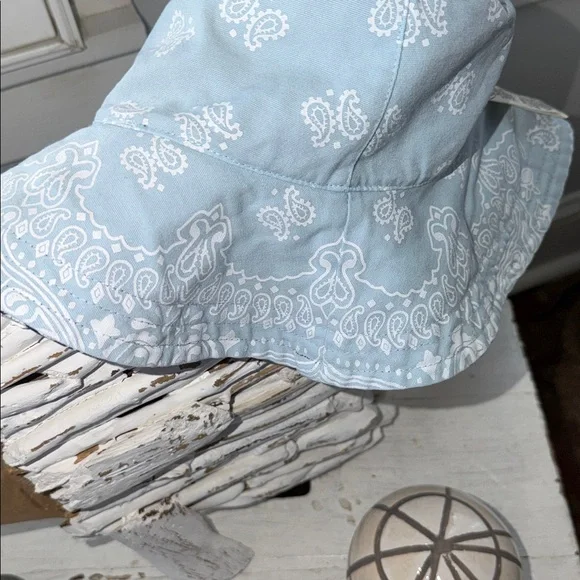 ⭐️NWT Free People Bandana Reversible Bucket Hat⭐️ - Picture 6 of 7